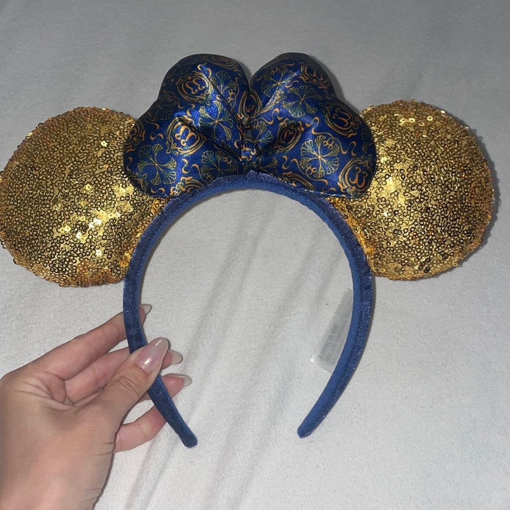 Mickey ears Disneyland club, 33